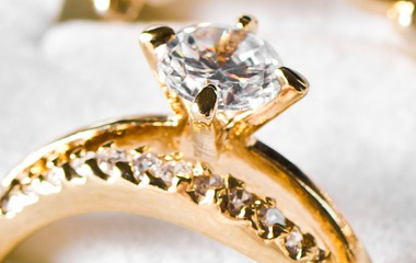 Why buying jewelry online is a great option!