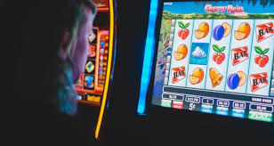 Tips on How to Play and Win at Online Slot Machines