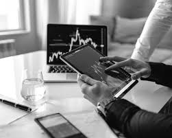 Key Roles and Responsibilities Within a Prop Trading Firm